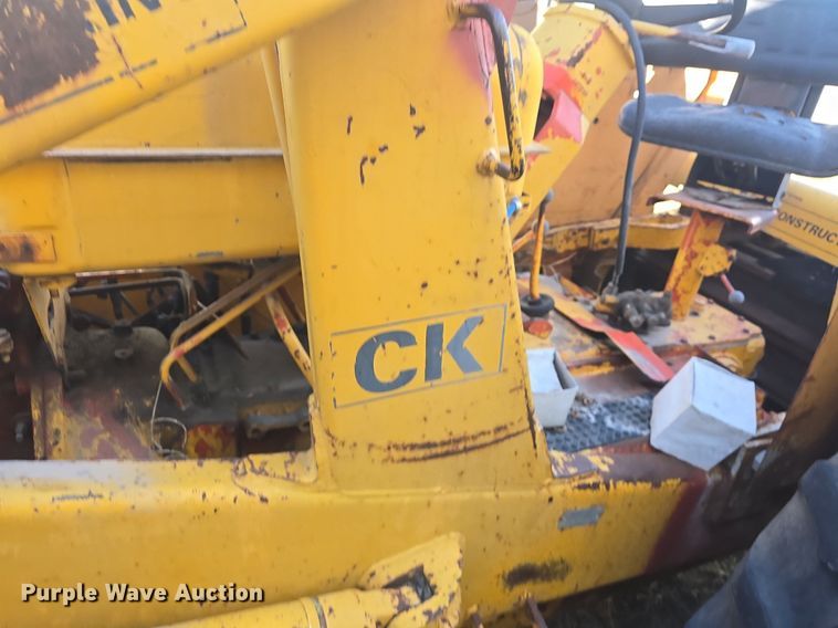 image for item DQ5273 Case 580 Construction King tractor