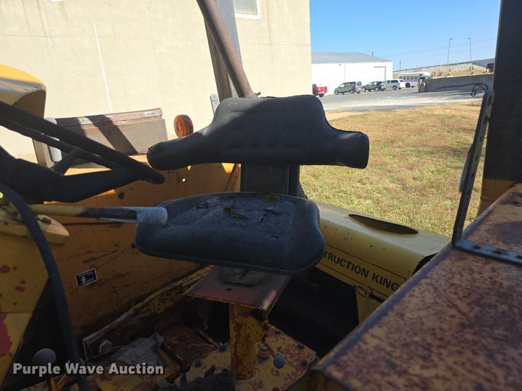 image for item DQ5273 Case 580 Construction King tractor