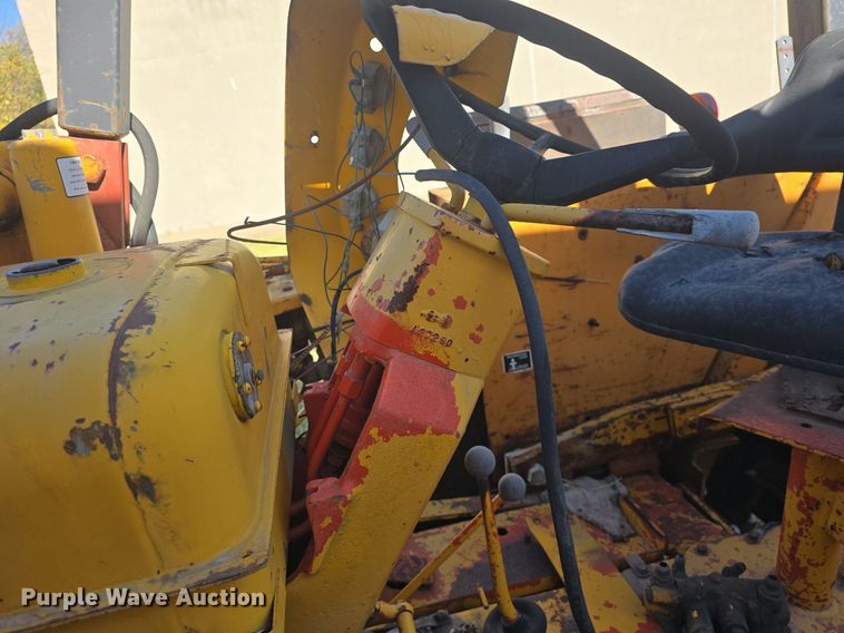 image for item DQ5273 Case 580 Construction King tractor