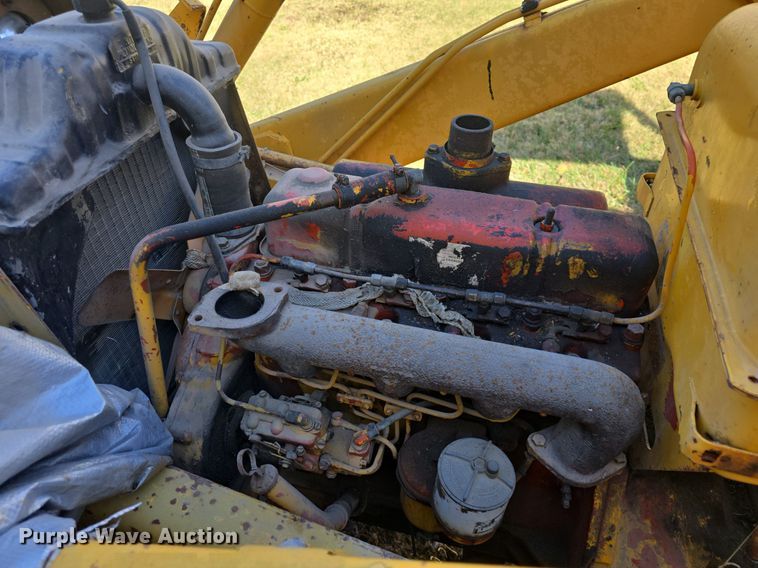 image for item DQ5273 Case 580 Construction King tractor