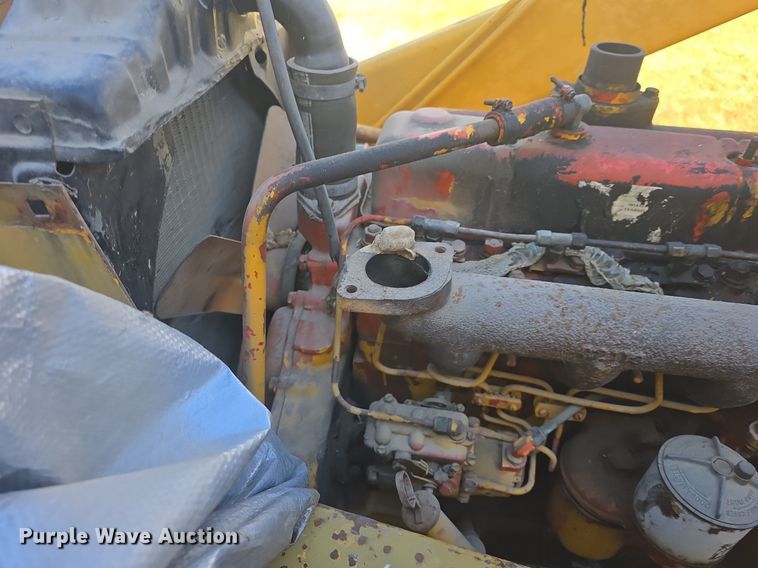 image for item DQ5273 Case 580 Construction King tractor