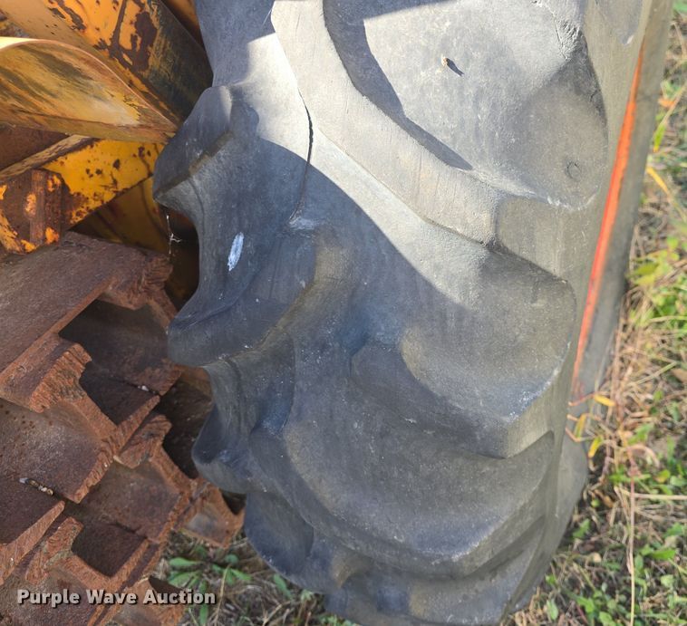 image for item DQ5273 Case 580 Construction King tractor