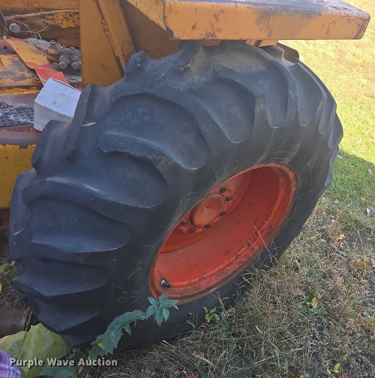 image for item DQ5273 Case 580 Construction King tractor