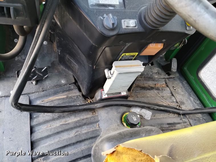 image for item DQ6193 2004 John Deere 2210 MFWD tractor