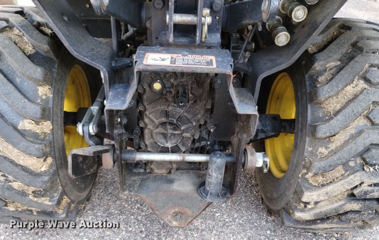 image for item DQ6193 2004 John Deere 2210 MFWD tractor