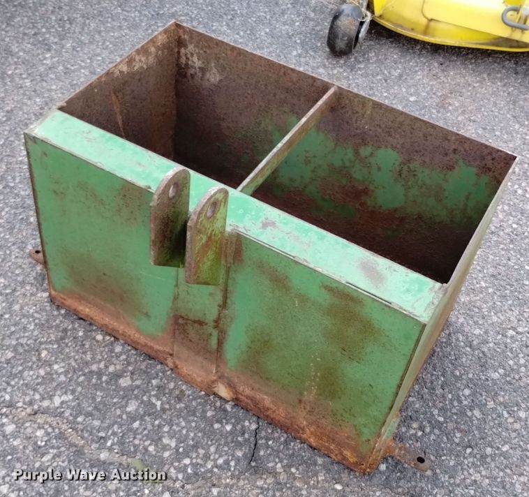 image for item DQ6193 2004 John Deere 2210 MFWD tractor