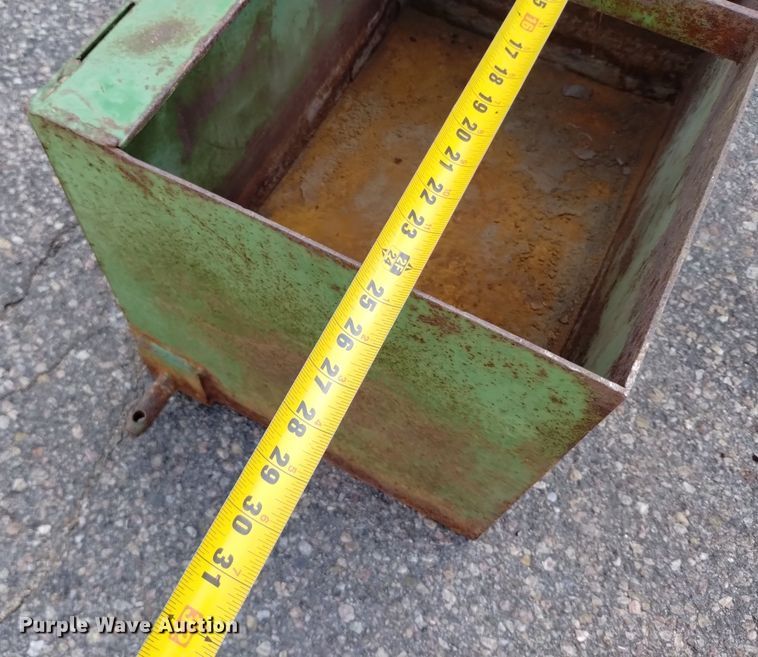 image for item DQ6193 2004 John Deere 2210 MFWD tractor