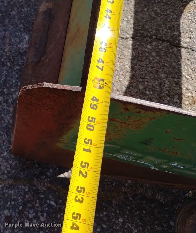 image for item DQ6193 2004 John Deere 2210 MFWD tractor