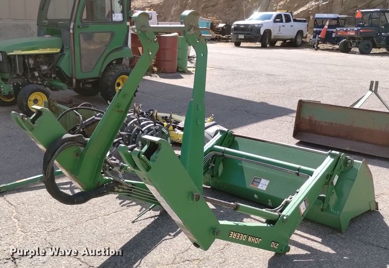 image for item DQ6193 2004 John Deere 2210 MFWD tractor