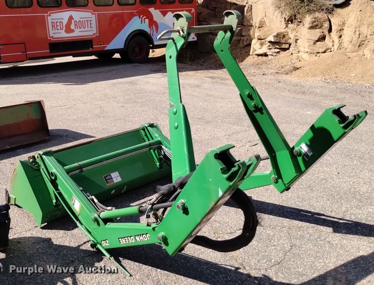 image for item DQ6193 2004 John Deere 2210 MFWD tractor