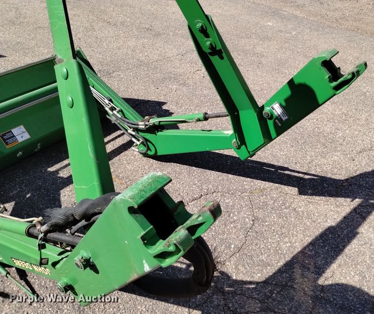 image for item DQ6193 2004 John Deere 2210 MFWD tractor