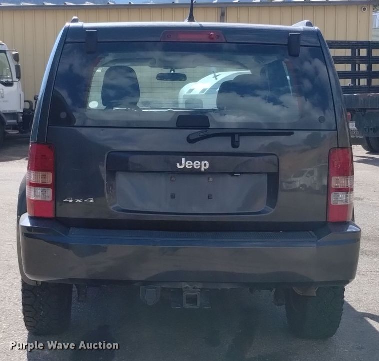 image for item DQ6195 2011 Jeep Liberty SUV