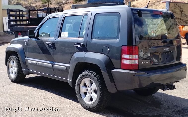 image for item DQ6195 2011 Jeep Liberty SUV