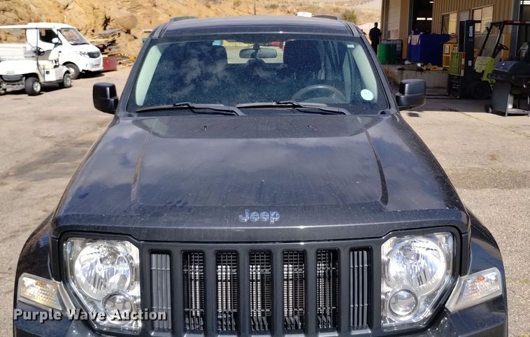 image for item DQ6195 2011 Jeep Liberty SUV