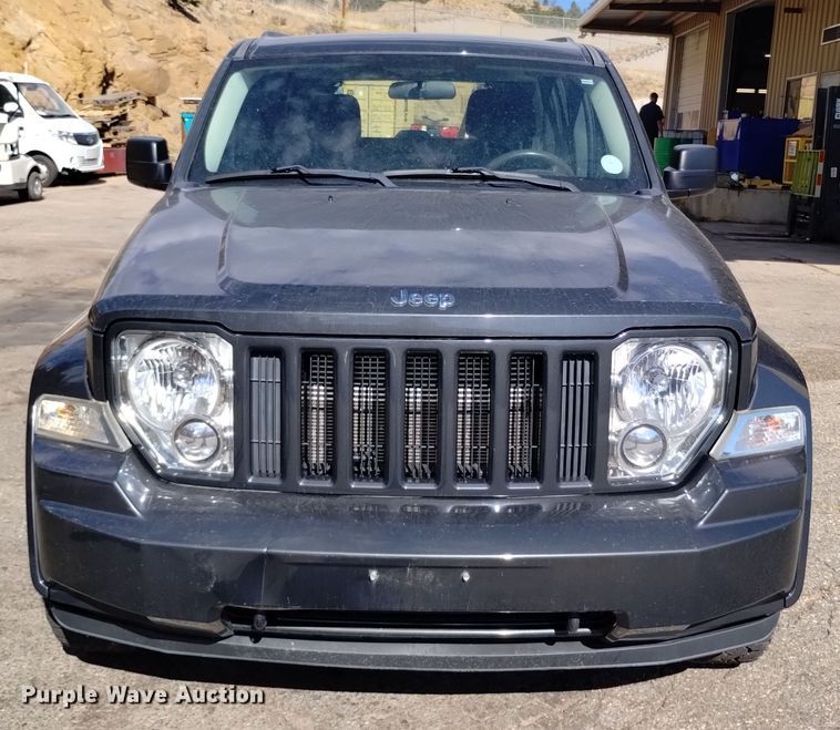 image for item DQ6195 2011 Jeep Liberty SUV