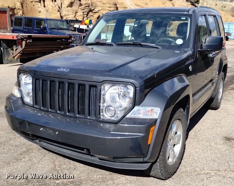 image for item DQ6195 2011 Jeep Liberty SUV