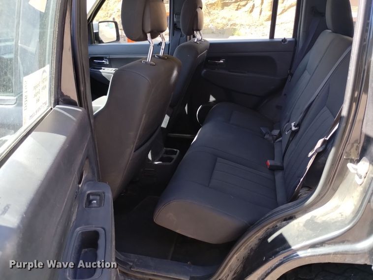 image for item DQ6195 2011 Jeep Liberty SUV