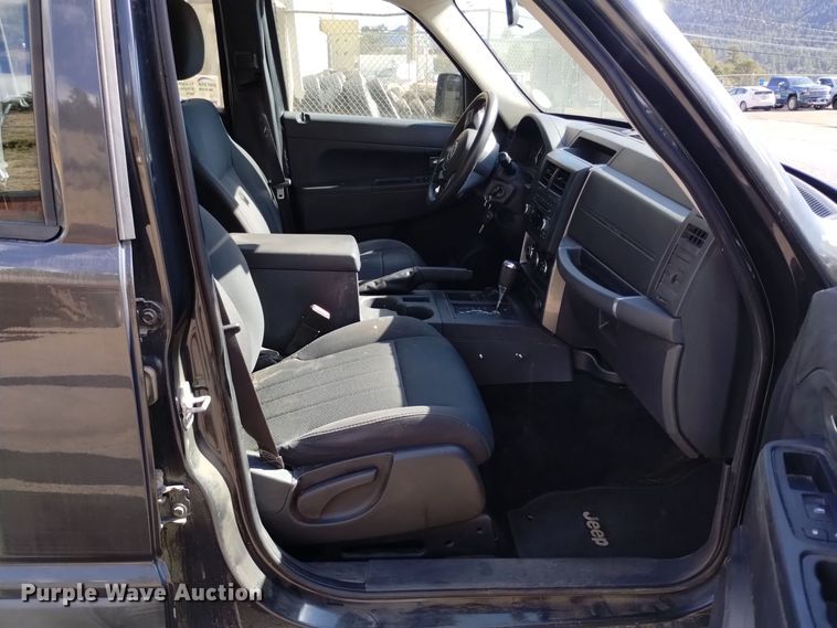 image for item DQ6195 2011 Jeep Liberty SUV