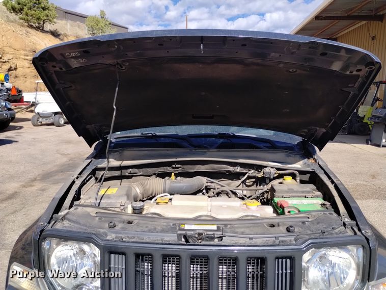 image for item DQ6195 2011 Jeep Liberty SUV