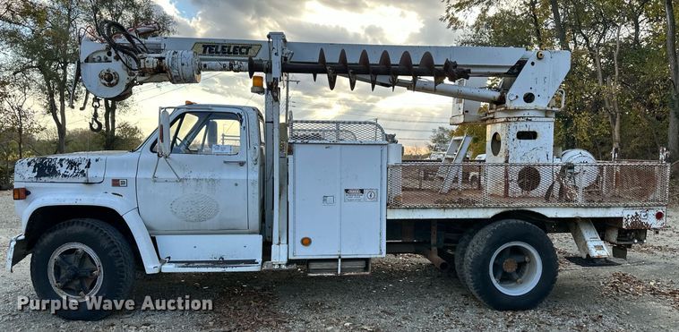 image for item DR2734 1990 GMC 7000 digger derrick truck