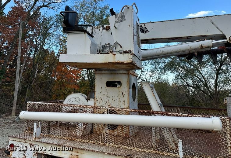 image for item DR2734 1990 GMC 7000 digger derrick truck