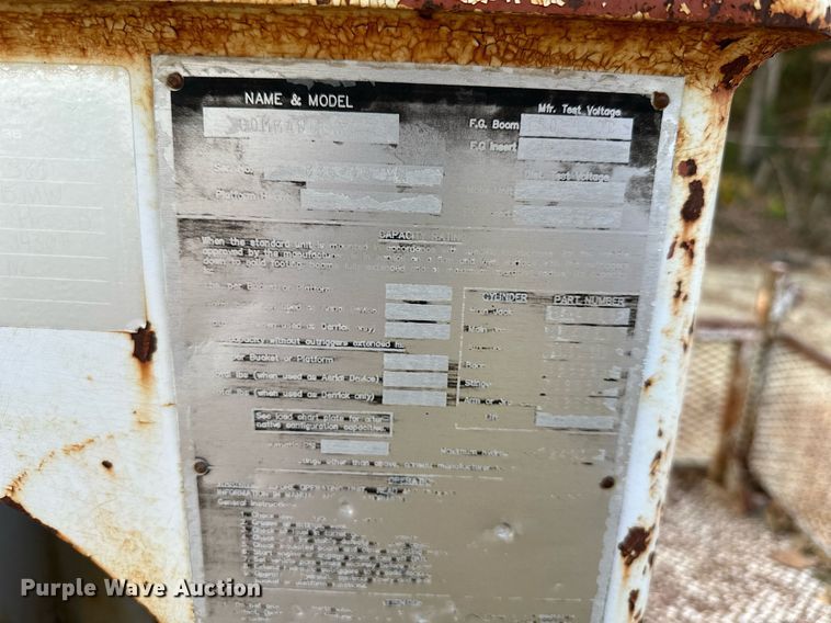 image for item DR2734 1990 GMC 7000 digger derrick truck