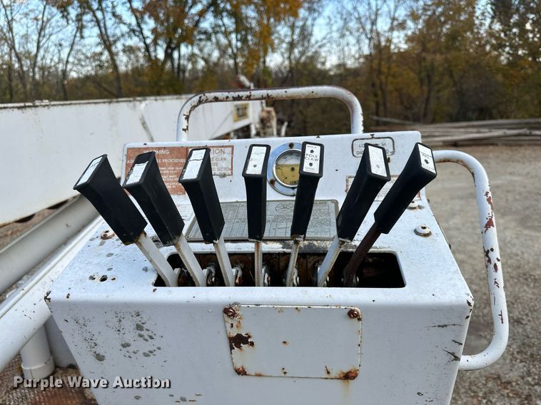 image for item DR2734 1990 GMC 7000 digger derrick truck