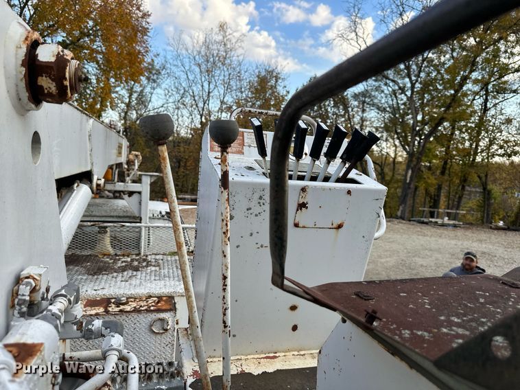 image for item DR2734 1990 GMC 7000 digger derrick truck