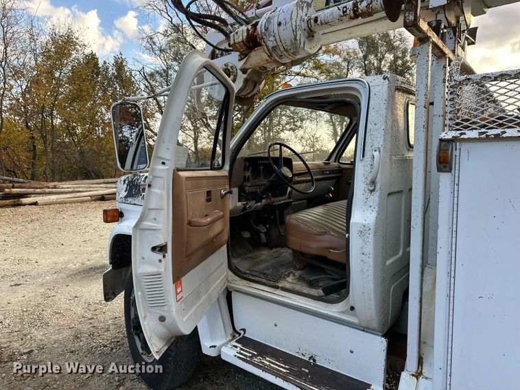 image for item DR2734 1990 GMC 7000 digger derrick truck