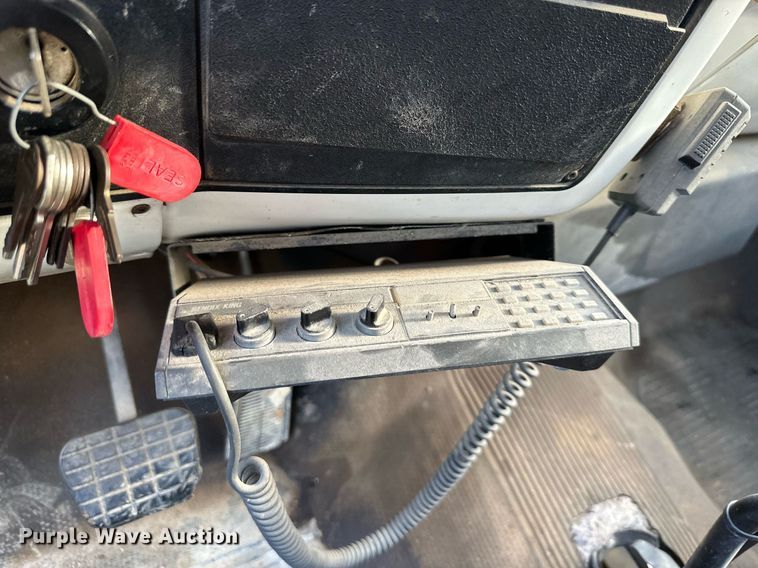 image for item DR2734 1990 GMC 7000 digger derrick truck