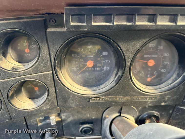 image for item DR2734 1990 GMC 7000 digger derrick truck