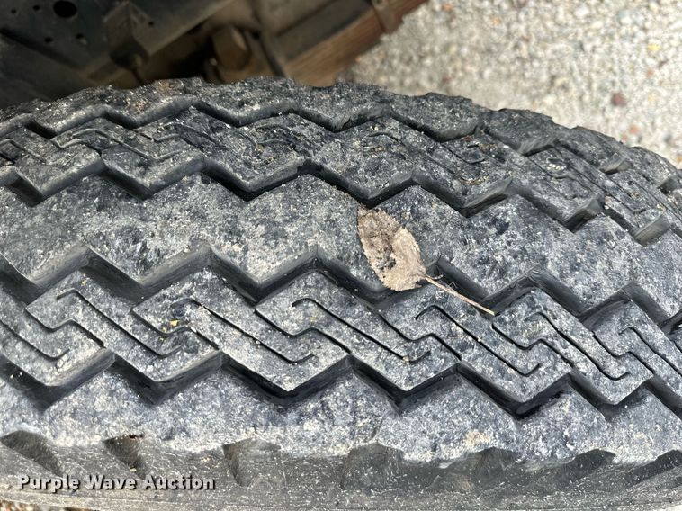 image for item DR2734 1990 GMC 7000 digger derrick truck