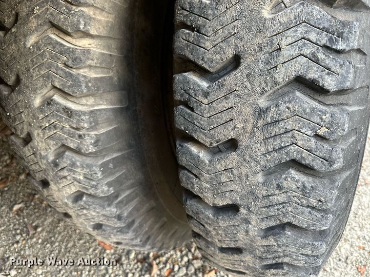 image for item DR2734 1990 GMC 7000 digger derrick truck