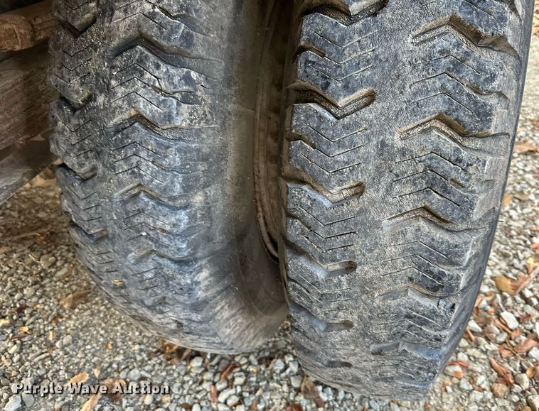 image for item DR2734 1990 GMC 7000 digger derrick truck