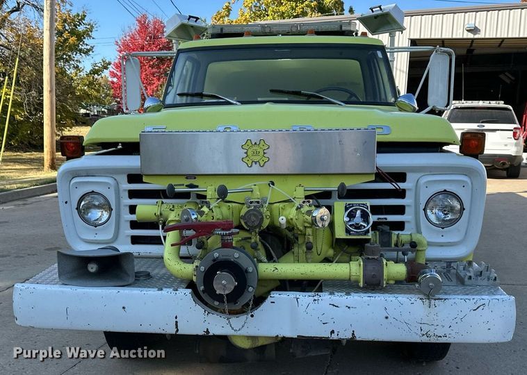 image for item DR2736 1979 Ford F700 pumper fire truck