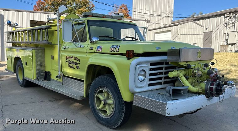 image for item DR2736 1979 Ford F700 pumper fire truck