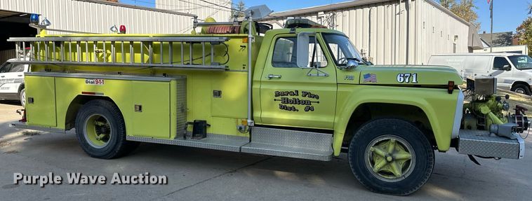 image for item DR2736 1979 Ford F700 pumper fire truck