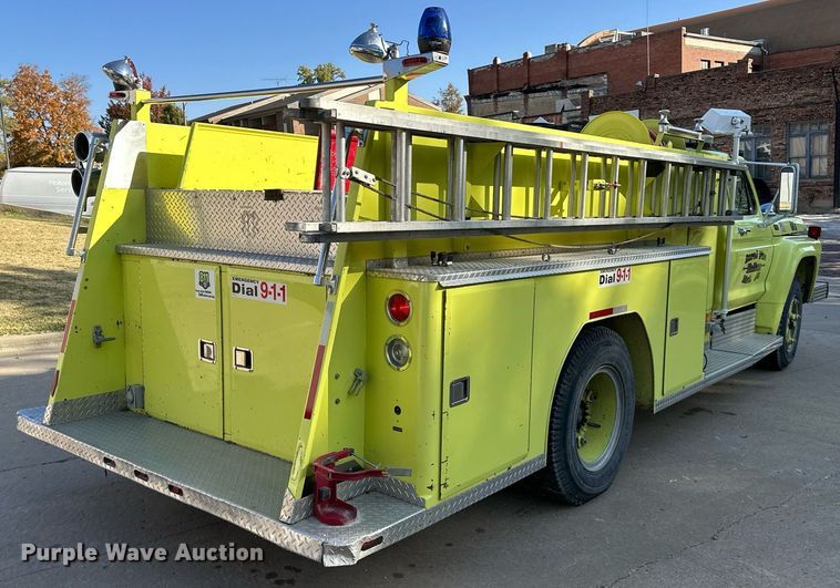 image for item DR2736 1979 Ford F700 pumper fire truck