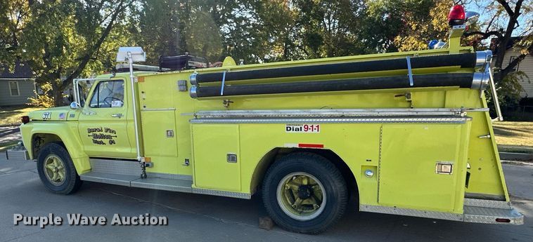 image for item DR2736 1979 Ford F700 pumper fire truck