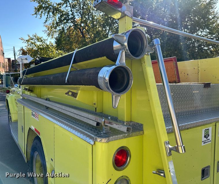 image for item DR2736 1979 Ford F700 pumper fire truck