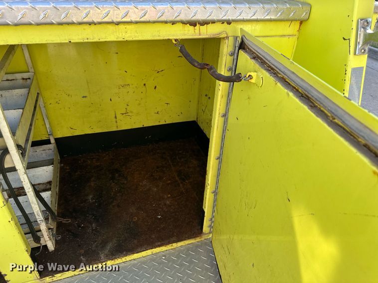 image for item DR2736 1979 Ford F700 pumper fire truck