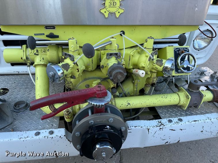 image for item DR2736 1979 Ford F700 pumper fire truck