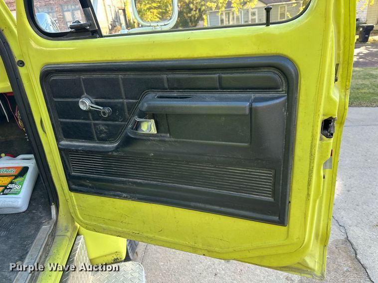 image for item DR2736 1979 Ford F700 pumper fire truck