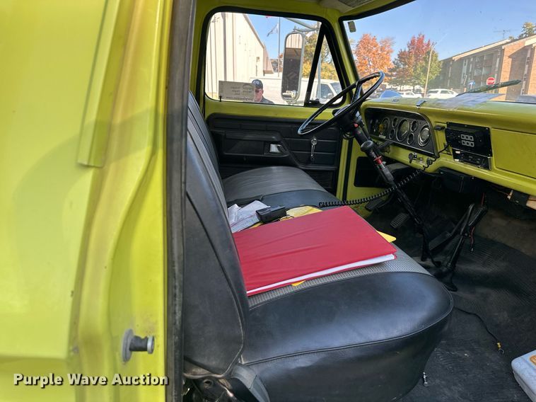 image for item DR2736 1979 Ford F700 pumper fire truck