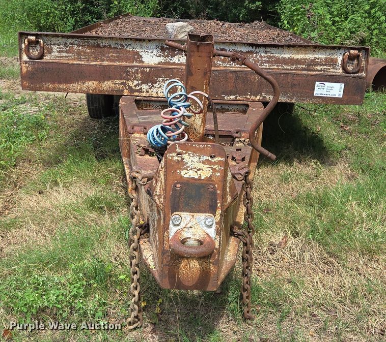 image for item DT5273 1989 Gooseneck tilt deck equipment trailer