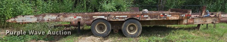 image for item DT5273 1989 Gooseneck tilt deck equipment trailer
