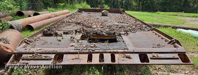 image for item DT5273 1989 Gooseneck tilt deck equipment trailer