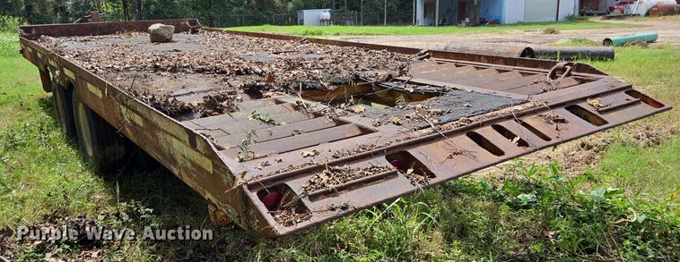 image for item DT5273 1989 Gooseneck tilt deck equipment trailer