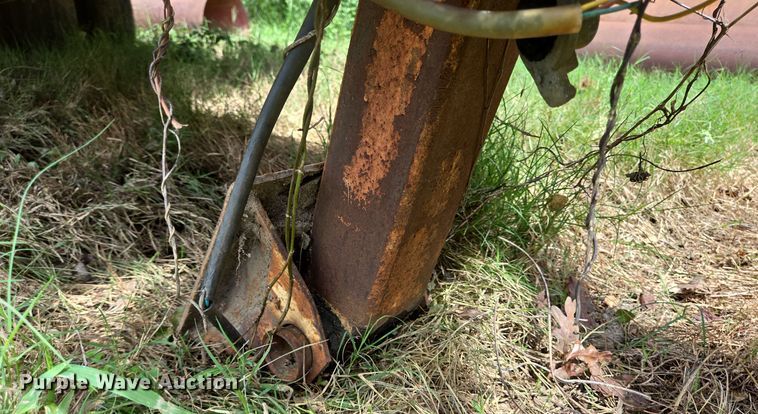 image for item DT5273 1989 Gooseneck tilt deck equipment trailer