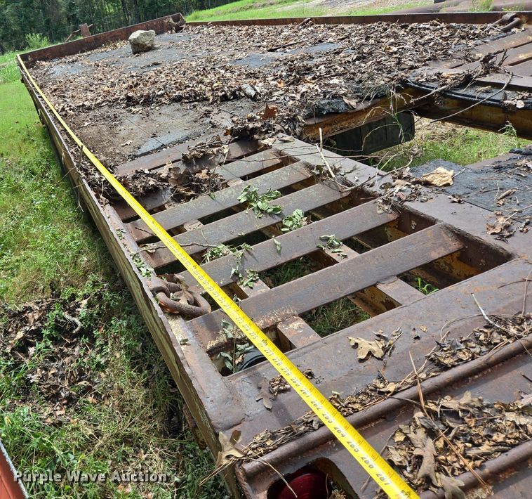 image for item DT5273 1989 Gooseneck tilt deck equipment trailer